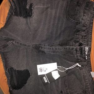 Refuge Mom Highwaisted Shorts